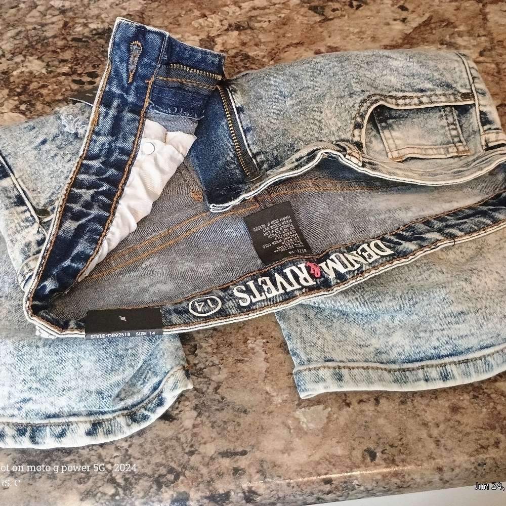 Boys denim jean shorts Denim Rivets Size 14 Urban Shorts - Picture 8 of 8